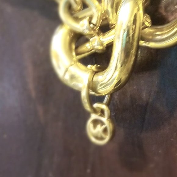 RARE MICHAEL KORS LARGE TOGGLE NECKLACE + MK MASK - Picture 4 of 16